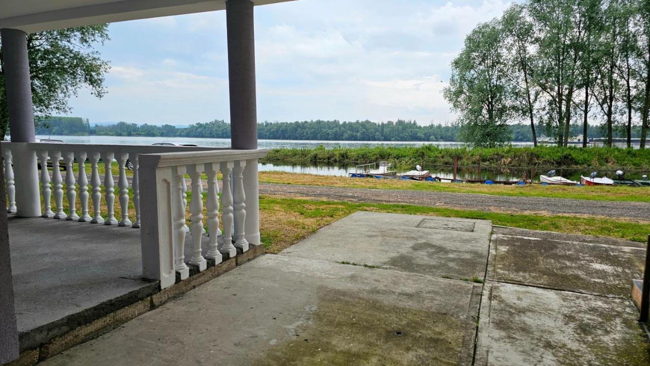 River View - Danube Celarevo Luaran gambar